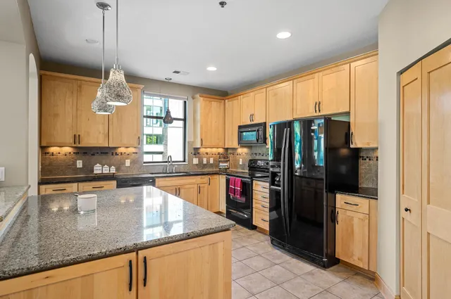 $385,000 | 290 Spring Street, St. Paul, MN 55102