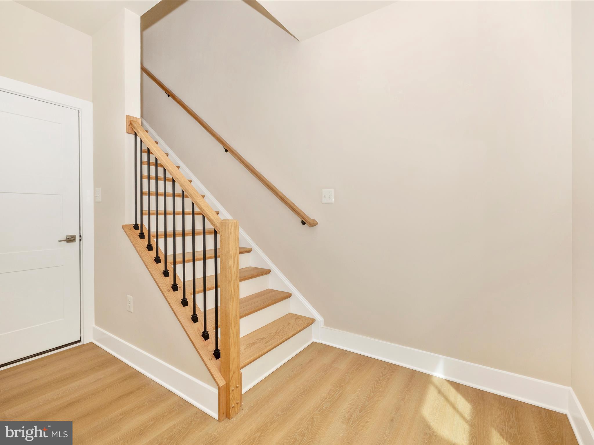 426 Chapel Alley Frederick, MD 21701 - Photo 7 of 53 Entry- photo likeness