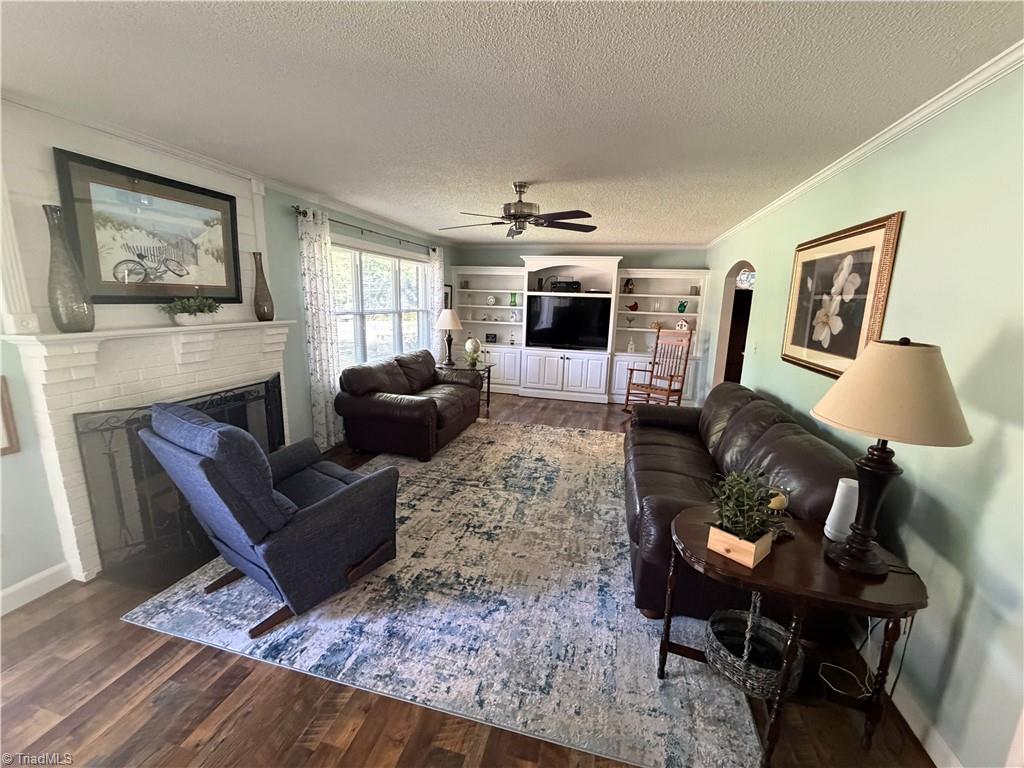 921 North Franklin Road Mount Airy, NC 27030 - Photo 12 of 34 Gallery Image 12