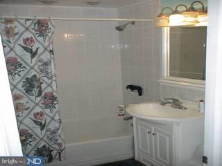 911 Kingsman Road Boothwyn, PA 19061 - Photo 4 of 6 Gallery Image 4