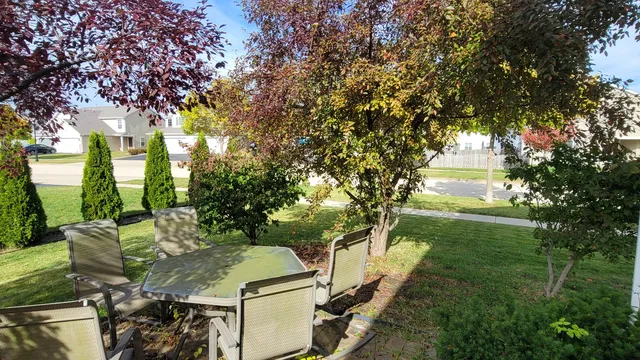 $285,000 | 1422 Carlisle Lane, Hampshire, IL 60140