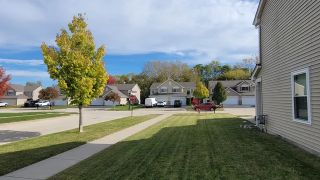 $285,000 | 1422 Carlisle Lane, Hampshire, IL 60140