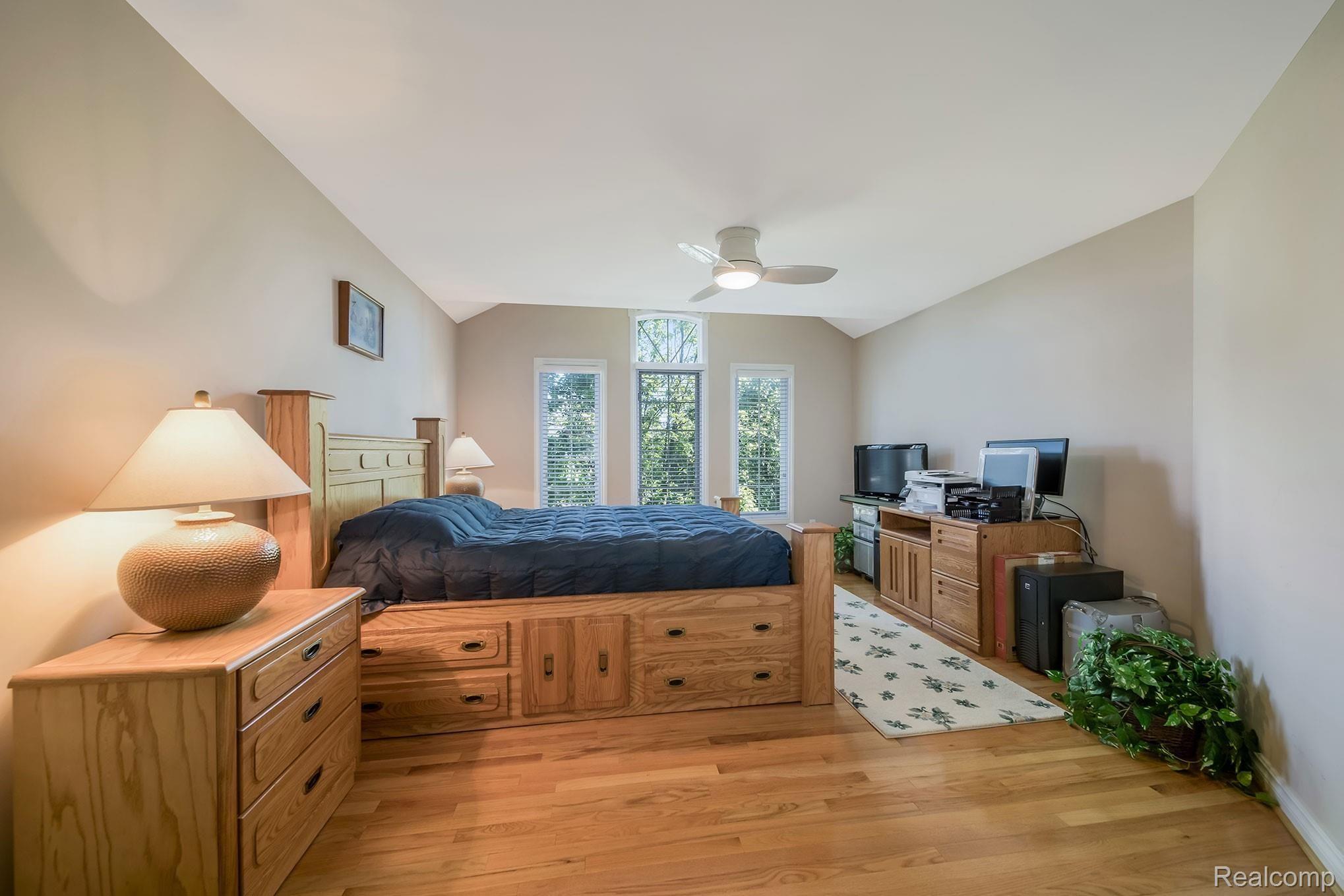 1091 Canyon Creek Drive Rochester, MI 48306 - Photo 15 of 30 PRIVATE BEDROOM
