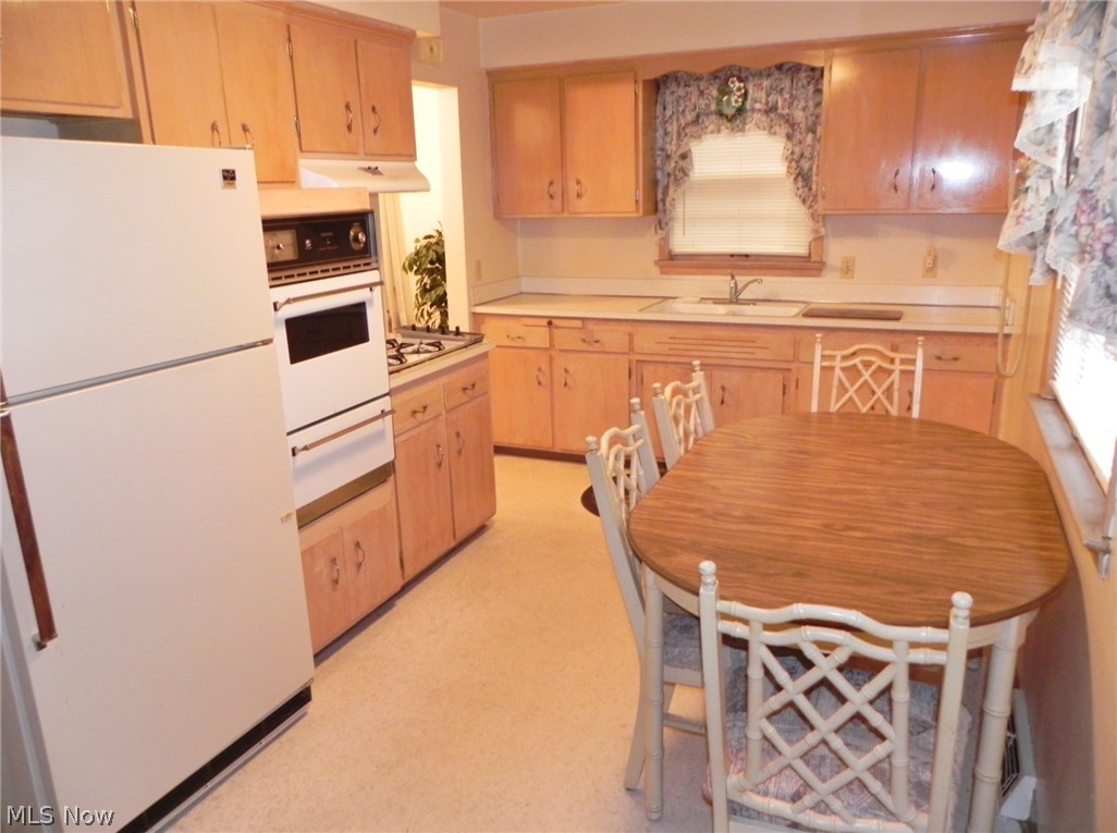 4140 Greenvale Road South Euclid, OH 44121 - Photo 6 of 13