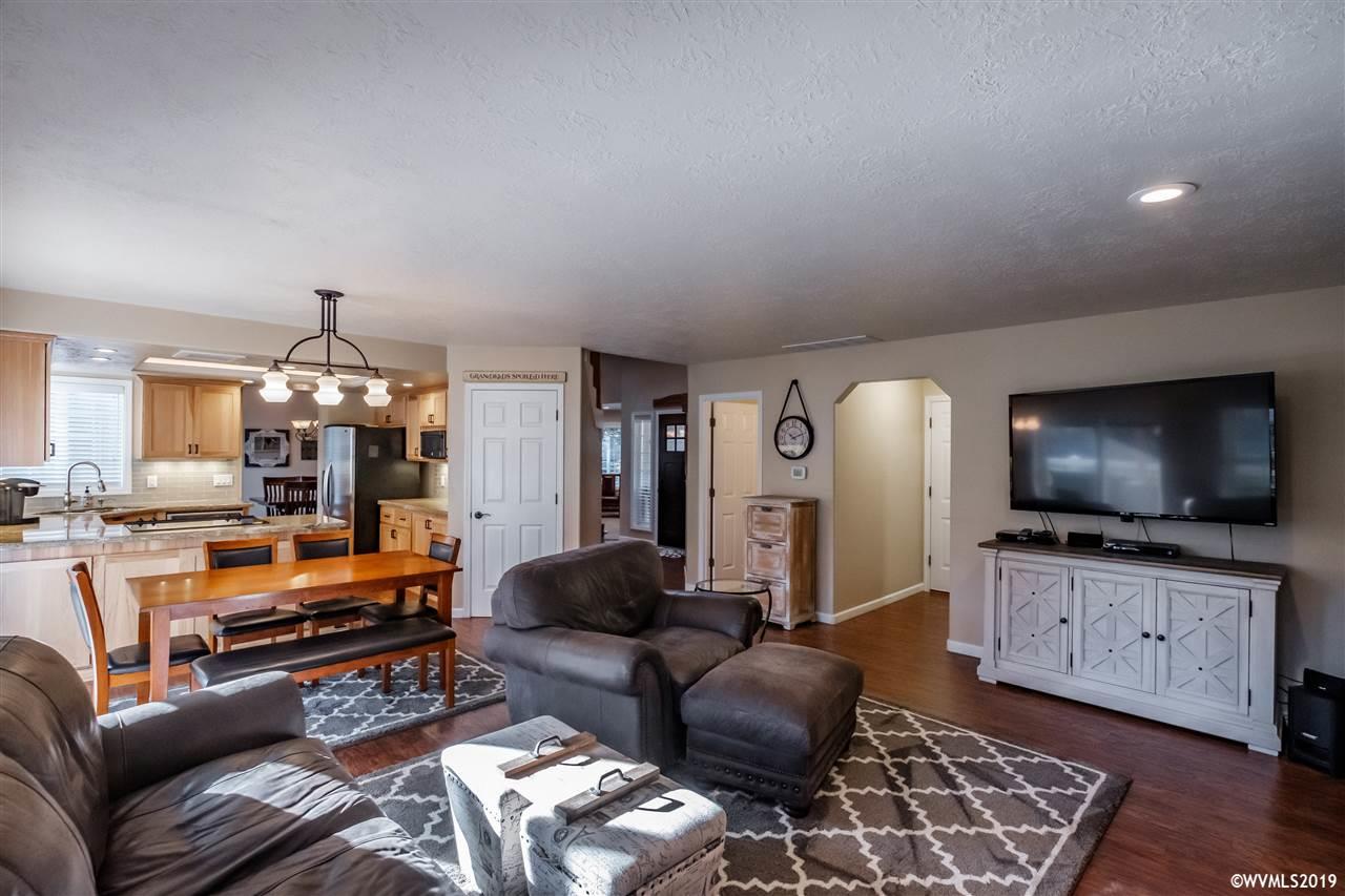 5854 Timber Ridge Drive Southeast Salem, OR 97317 - Photo 15 of 42
