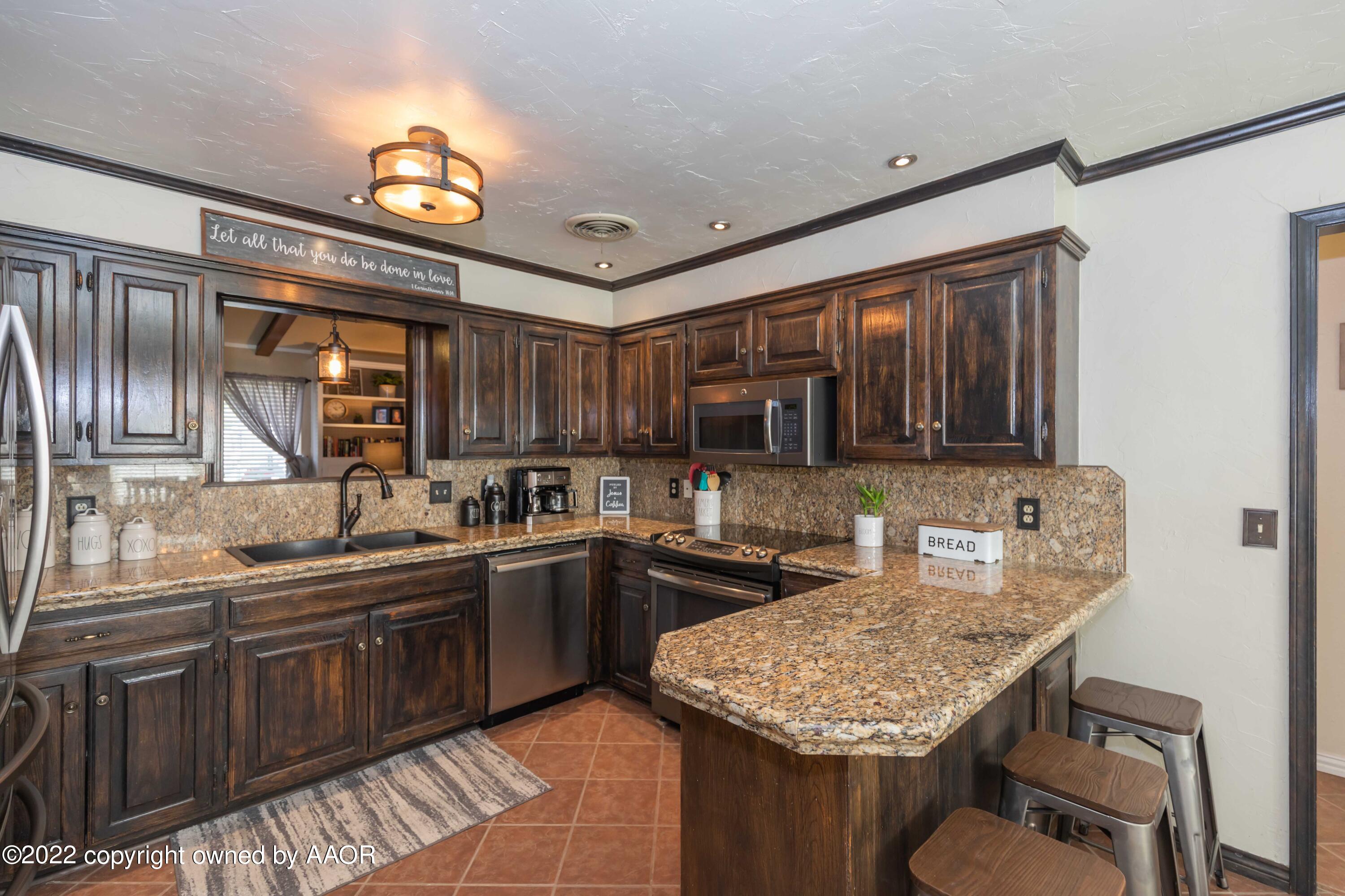 6410 Hamstead Drive Amarillo, TX 79109 - Photo 10 of 50 KITCHEN VIEW 2