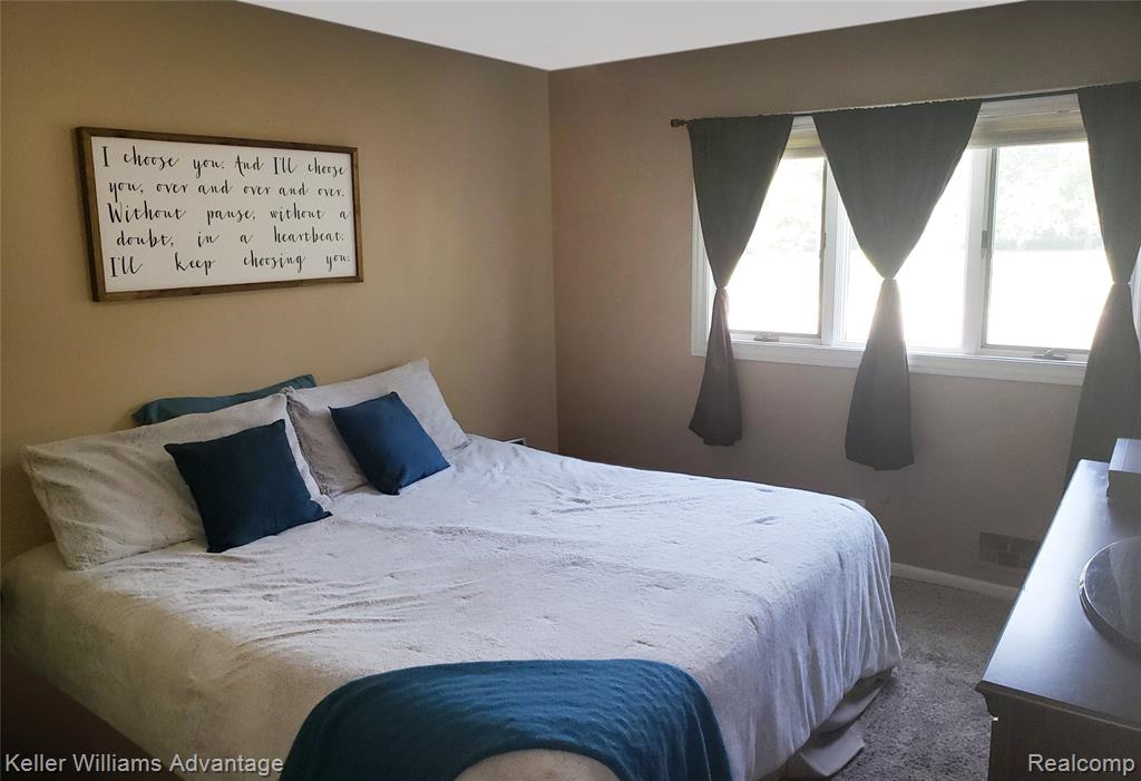 23128 Power Road Farmington, MI 48336 - Photo 22 of 27