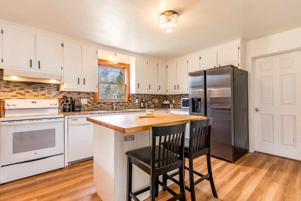 137 Fearing Hill Road Wareham, MA 02576 - Photo 6 of 34