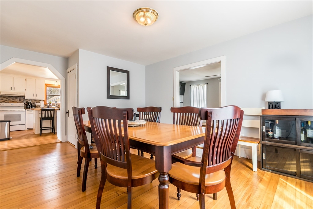 137 Fearing Hill Road Wareham, MA 02576 - Photo 9 of 34