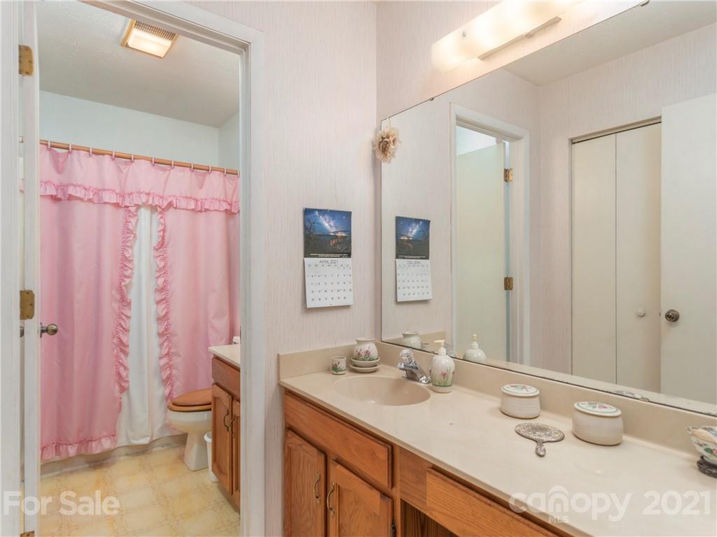 313 Shady Ridge Road Waynesville, NC 28785 - Photo 11 of 28 Gallery Image 11