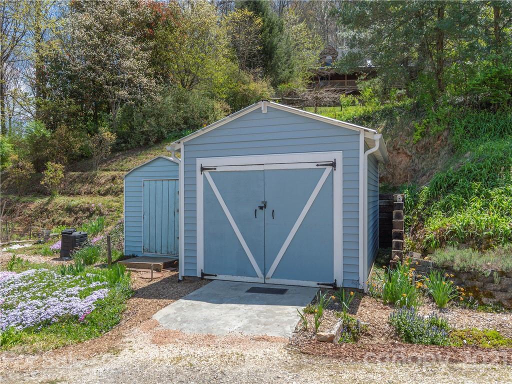 313 Shady Ridge Road Waynesville, NC 28785 - Photo 16 of 28 Gallery Image 16