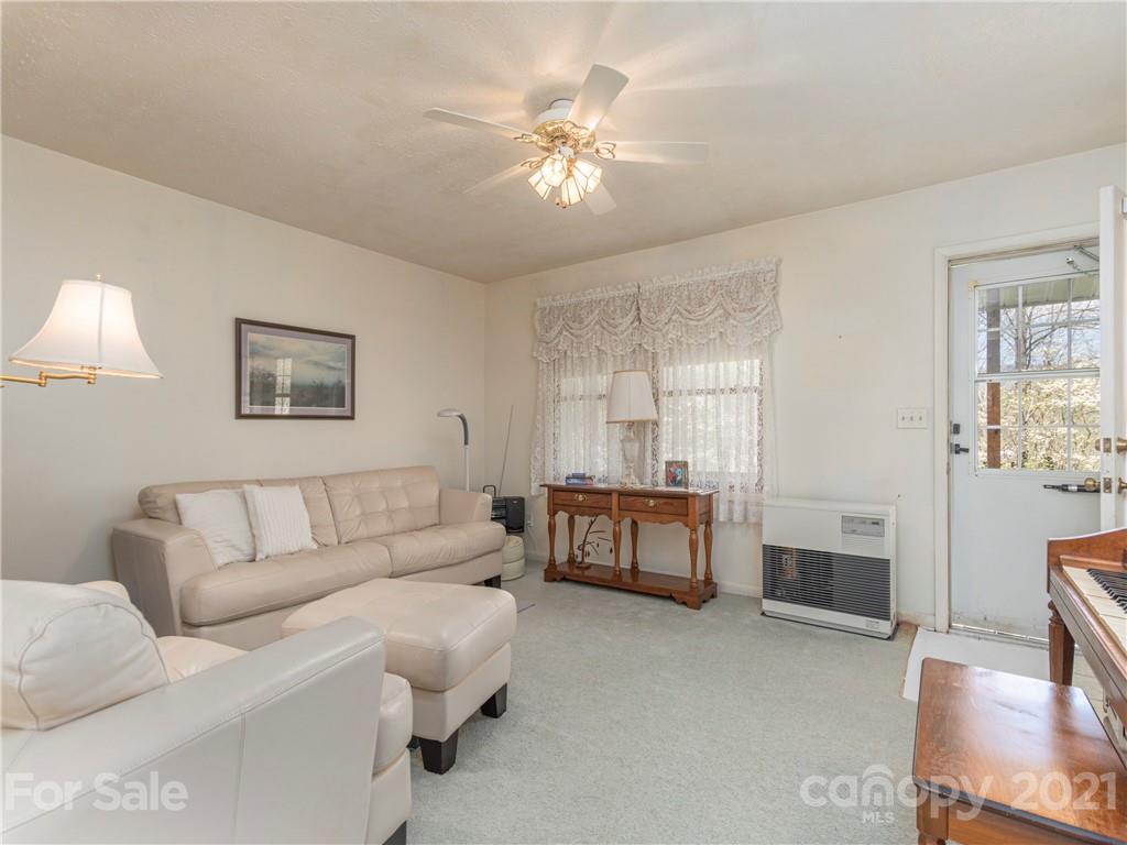 313 Shady Ridge Road Waynesville, NC 28785 - Photo 4 of 28 Gallery Image 4