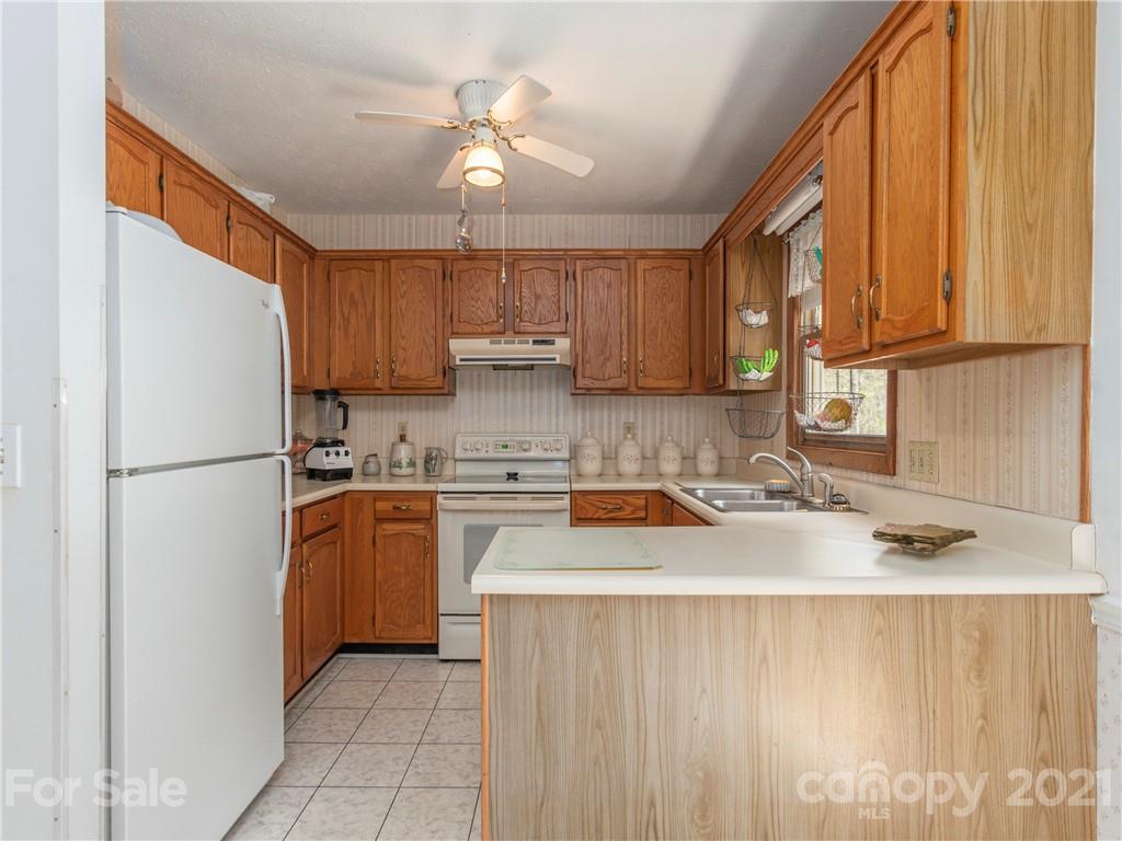 313 Shady Ridge Road Waynesville, NC 28785 - Photo 8 of 28 Gallery Image 8