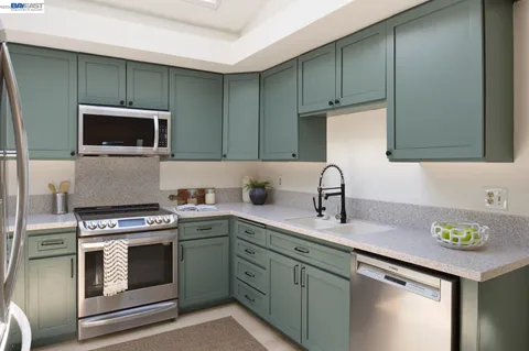 $998,000 | 135 Avington Road, Alameda, CA 94502