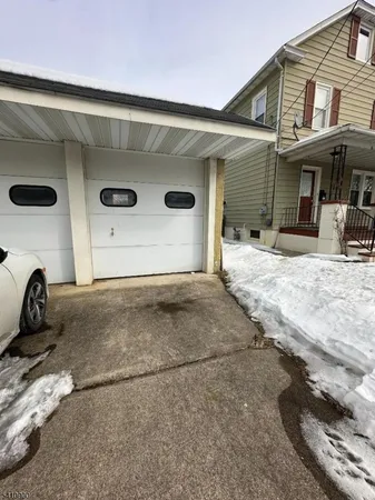 $2,100 | 292 Irwin Street, Unit 1, Phillipsburg, NJ 08865