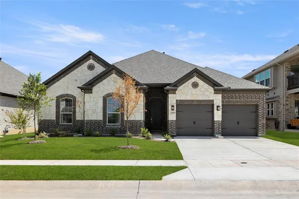$489,900 | 1019 Moss Grv Trail, Justin, TX 76247