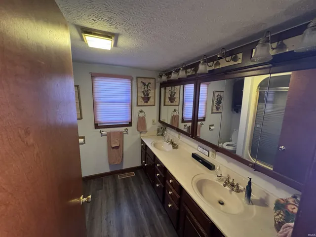 $299,000 | 13762 Highway 231, Loogootee, IN 47553