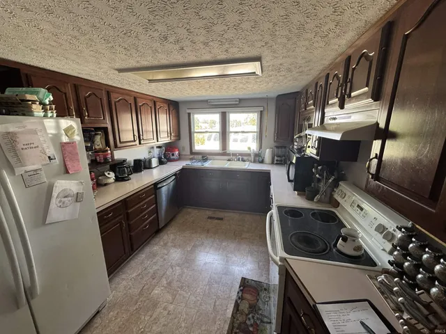 $299,000 | 13762 Highway 231, Loogootee, IN 47553