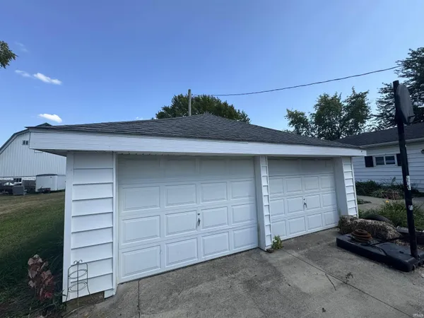 $299,000 | 13762 Highway 231, Loogootee, IN 47553