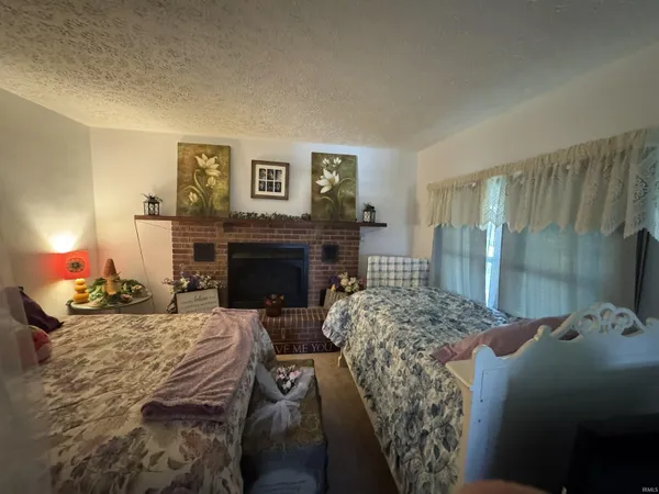 $299,000 | 13762 Highway 231, Loogootee, IN 47553