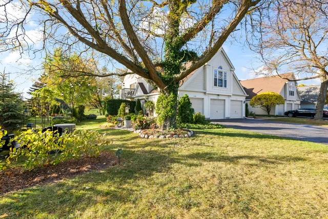 $299,000 | 1376 Longacre Lane, Wheeling, IL 60090