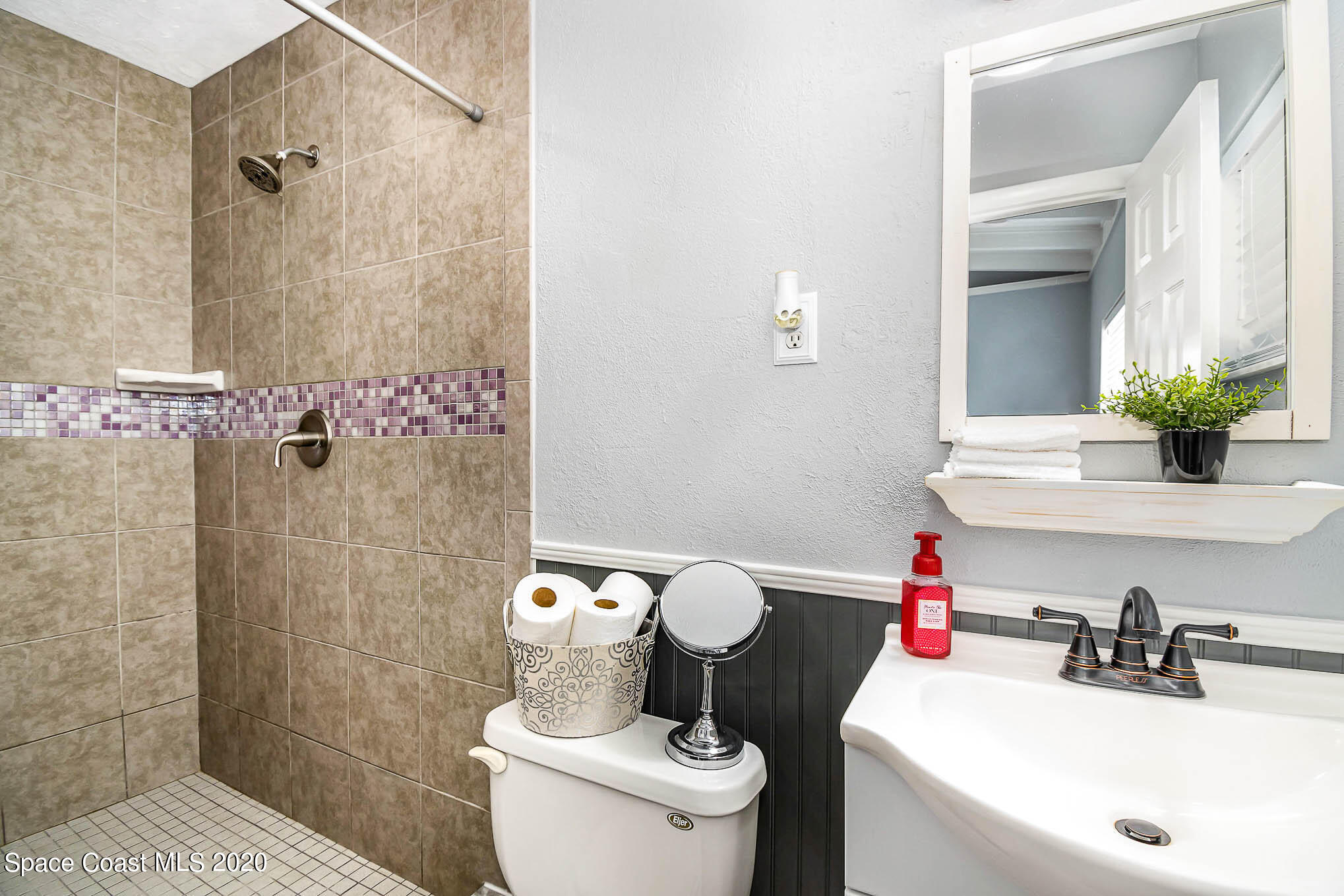 2146 Laden Road Melbourne, FL 32935 - Photo 10 of 22 DSC_0017-Edit