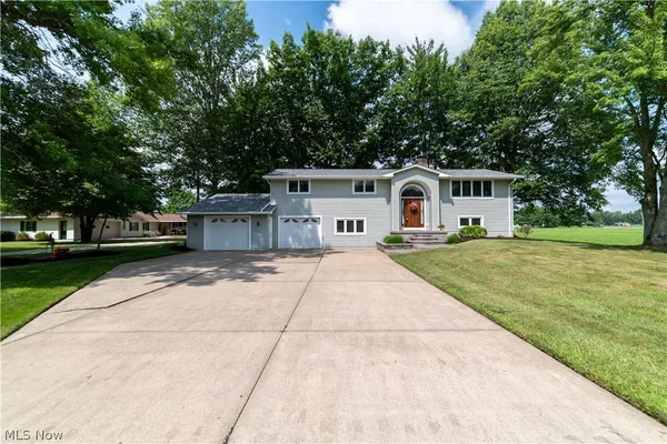 $359,900 | 6590 South Duck Creek Road, Berlin Center, OH 44401