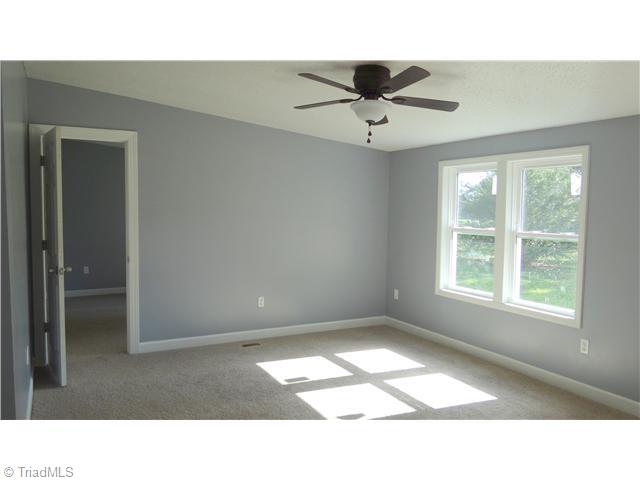 4431 Maness Road Seagrove, NC 27341 - Photo 13 of 15 Living Room.