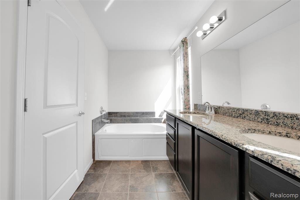 3236 Curtis Road Wixom, MI 48393 - Photo 24 of 40 Gallery Image 24