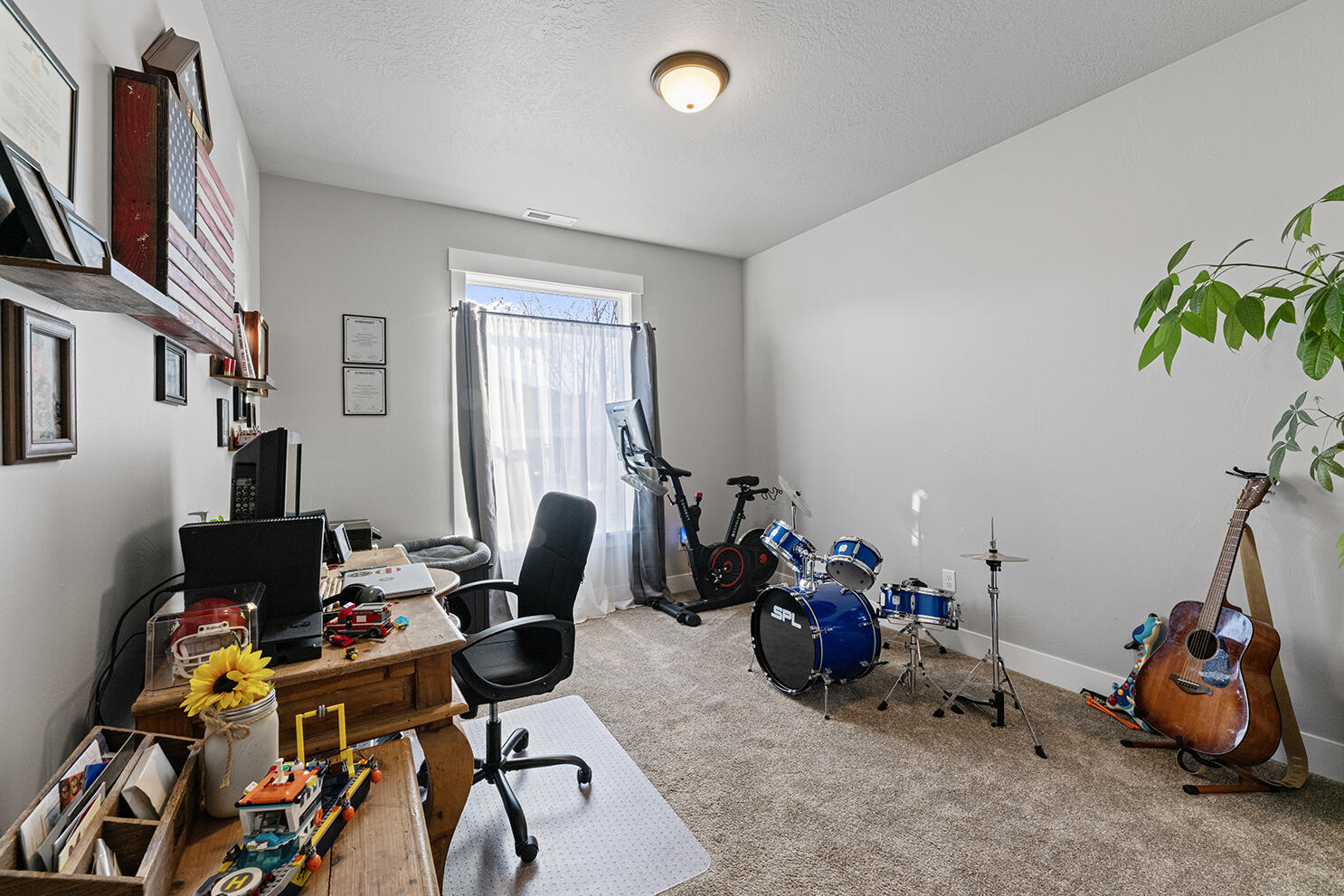 1043 Arrowhead Trail Eagle Point, OR 97524 - Photo 23 of 29 a view of a room with gym equipment