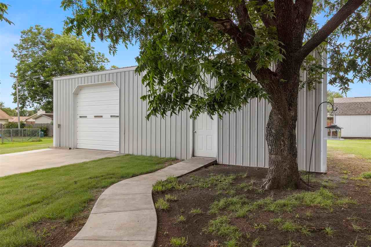 1913 Ridgecrest Perry, OK 73077 - Photo 36 of 50 Gallery Image 36