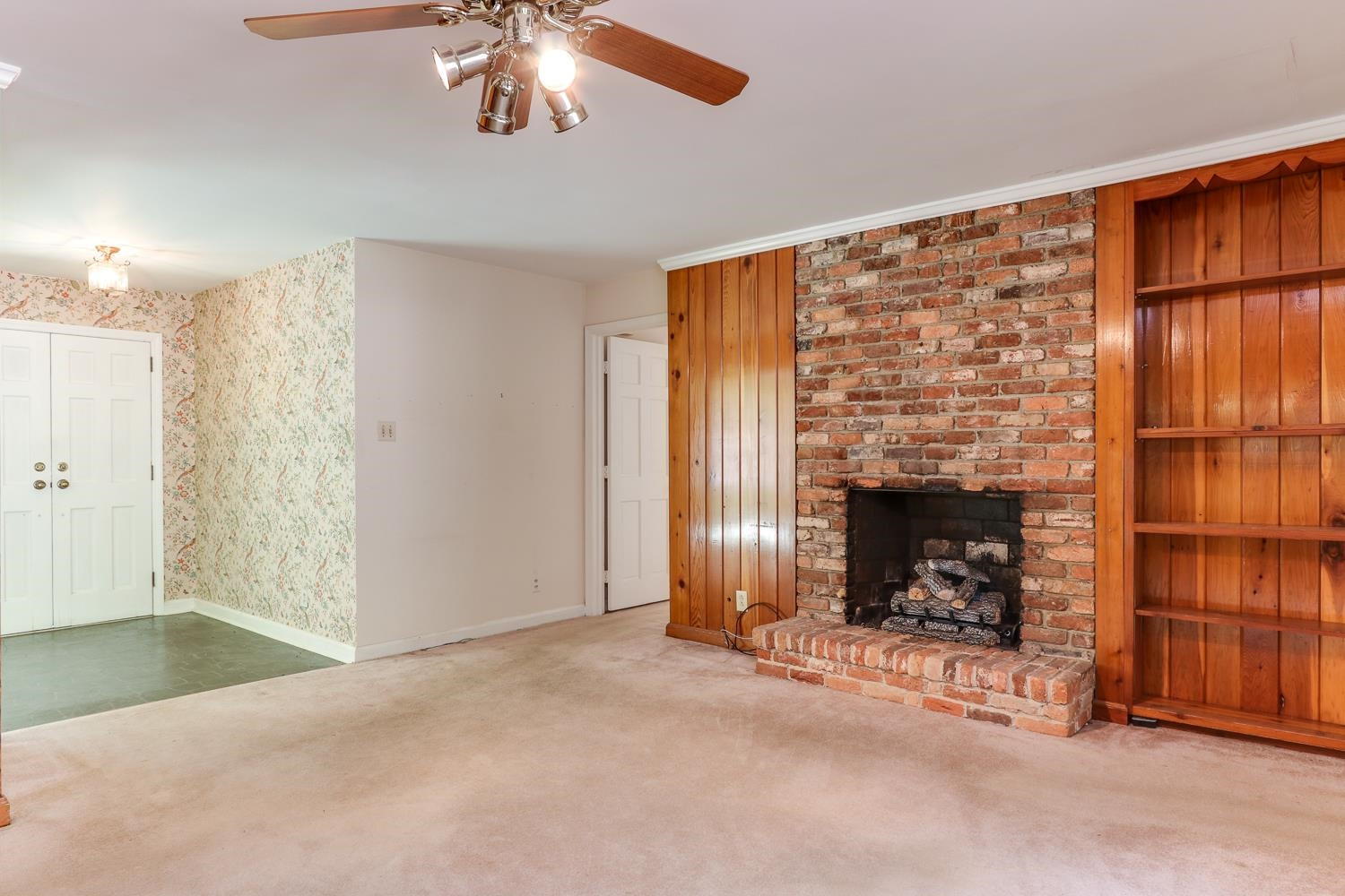 2600 Churchill Road Raleigh, NC 27608 - Photo 7 of 29 Family Room w/Gas Logs