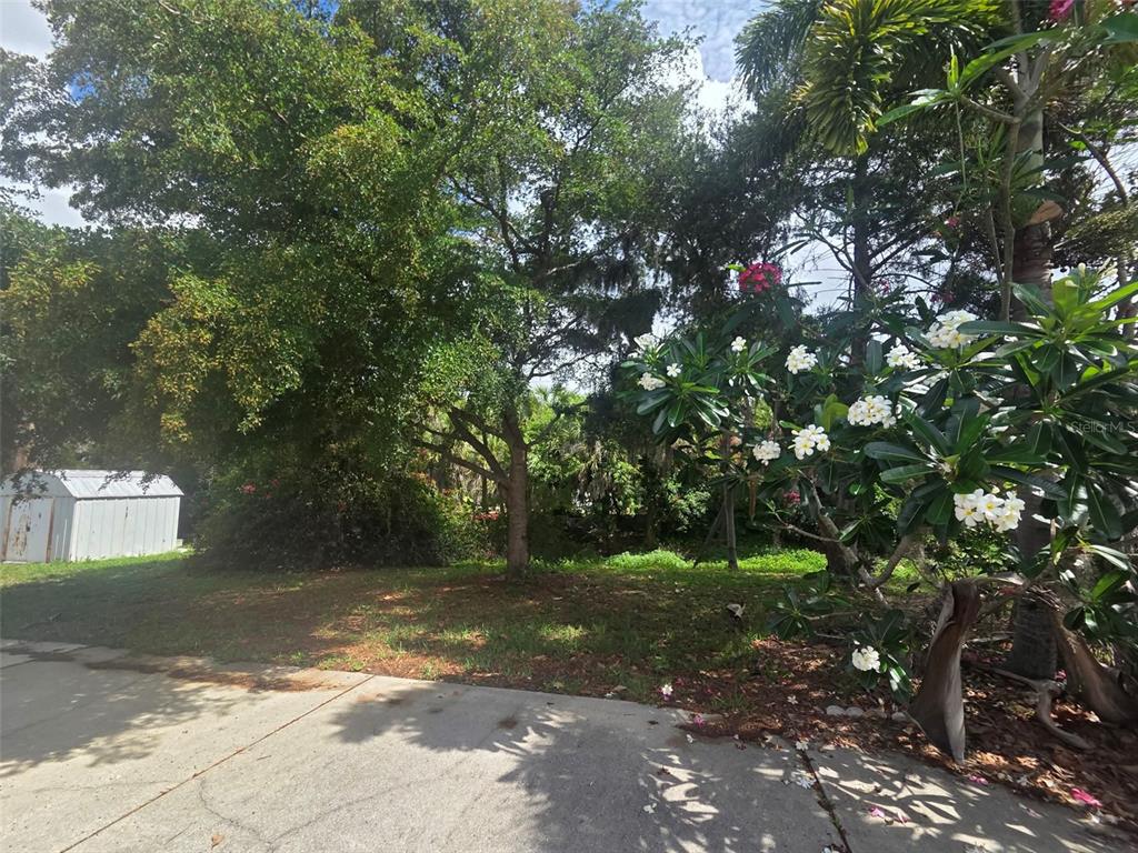 3101 Bispham Road Sarasota, FL 34231 - Photo 14 of 15
