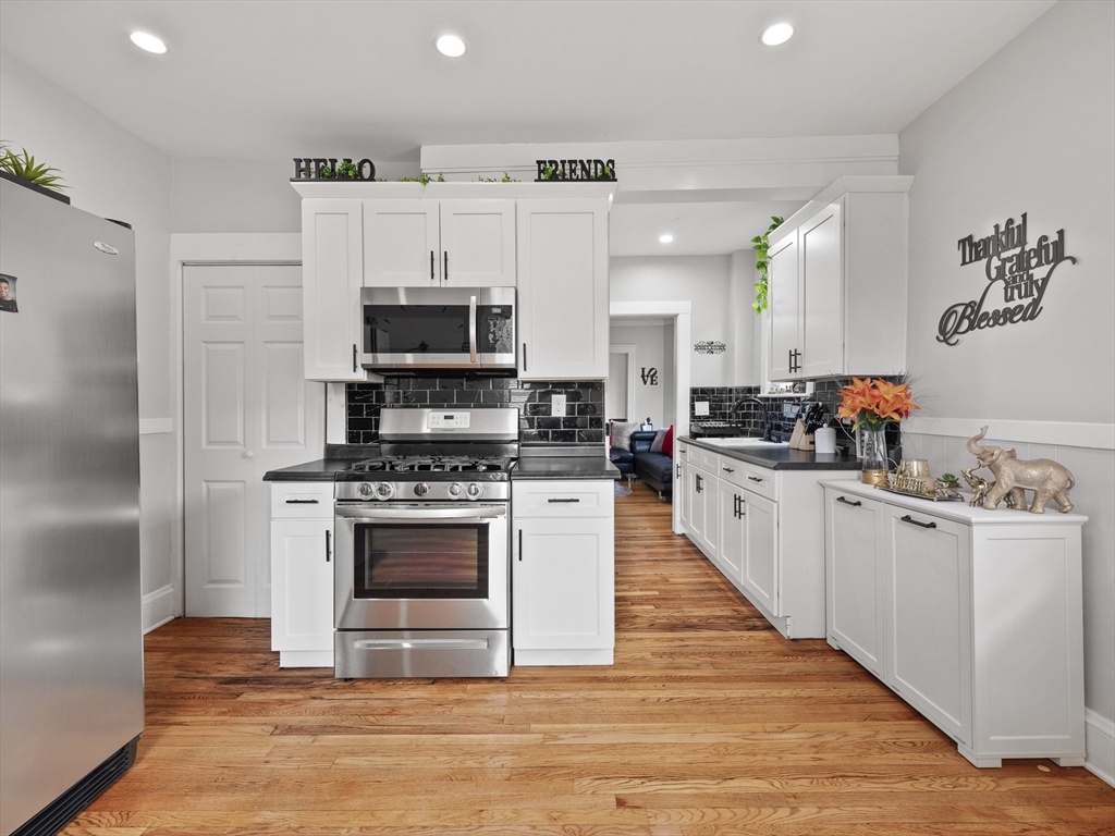 8-10 Edgemere Road, Unit 1 Lynn, MA 01904 - Photo 17 of 36