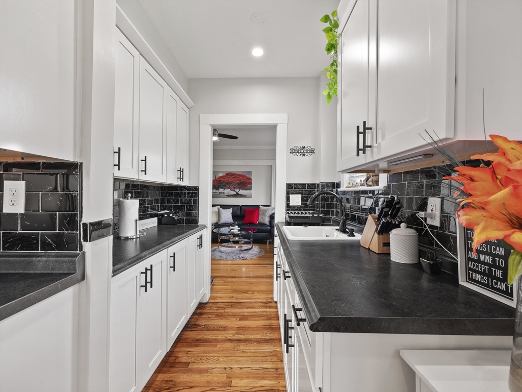 8-10 Edgemere Road, Unit 1 Lynn, MA 01904 - Photo 20 of 36