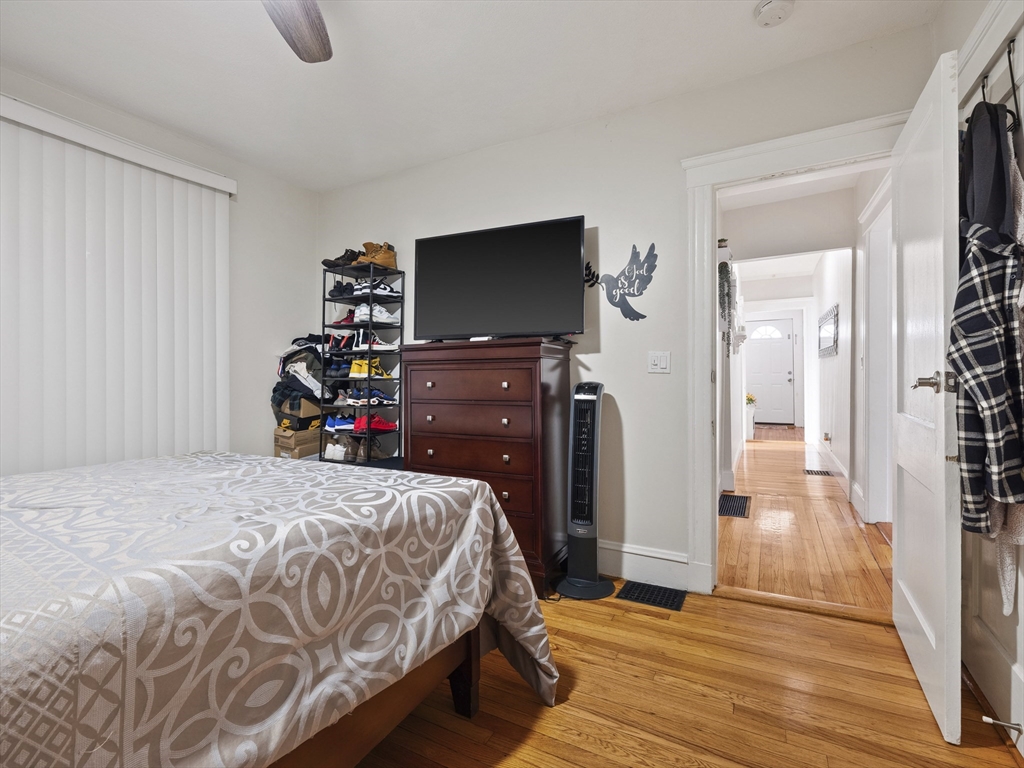 8-10 Edgemere Road, Unit 1 Lynn, MA 01904 - Photo 24 of 36