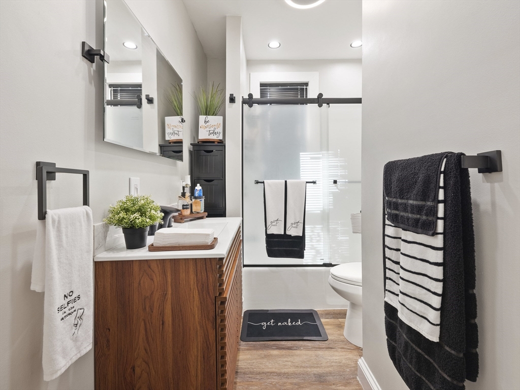 8-10 Edgemere Road, Unit 1 Lynn, MA 01904 - Photo 25 of 36