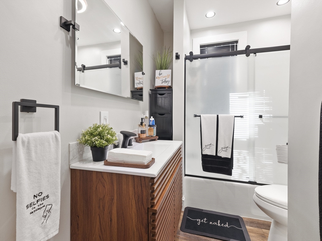 8-10 Edgemere Road, Unit 1 Lynn, MA 01904 - Photo 26 of 36