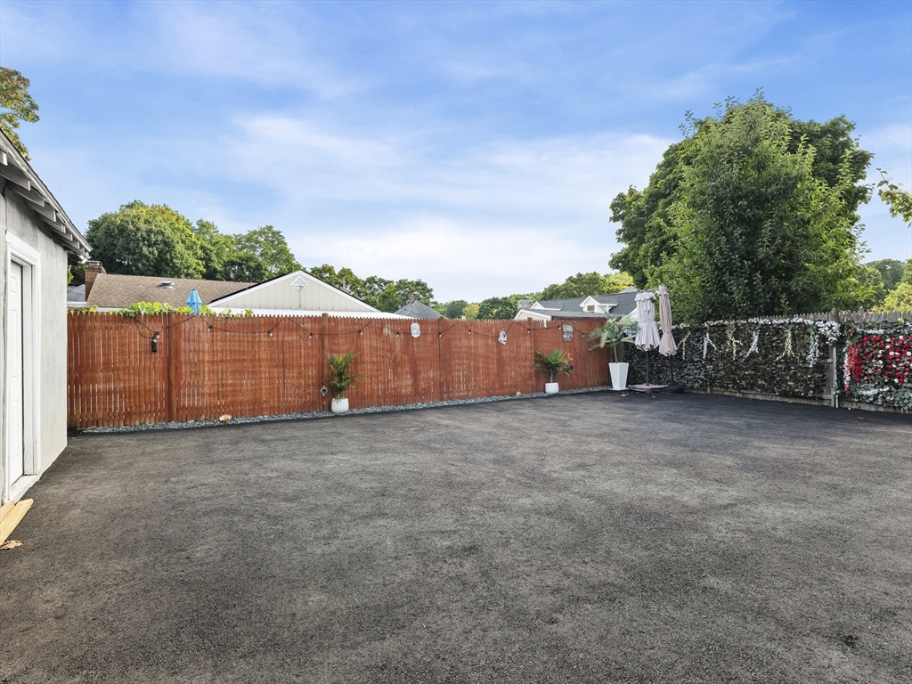 8-10 Edgemere Road, Unit 1 Lynn, MA 01904 - Photo 32 of 36