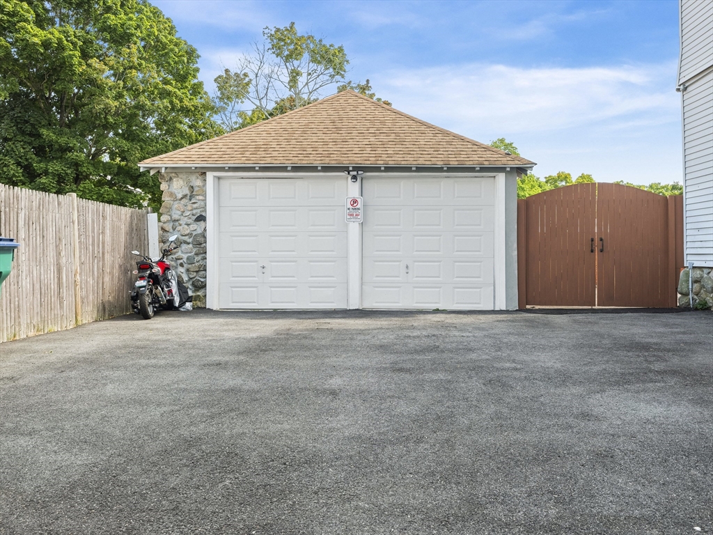 8-10 Edgemere Road, Unit 1 Lynn, MA 01904 - Photo 35 of 36