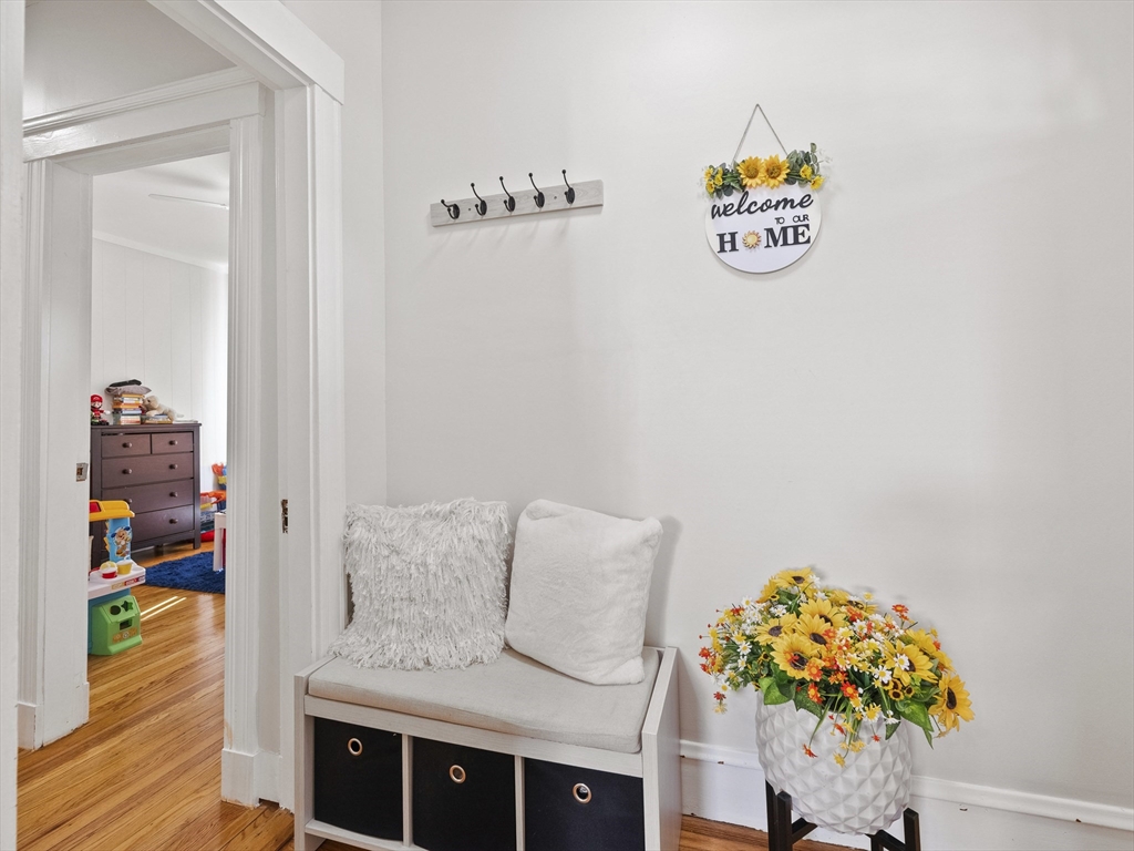 8-10 Edgemere Road, Unit 1 Lynn, MA 01904 - Photo 4 of 36