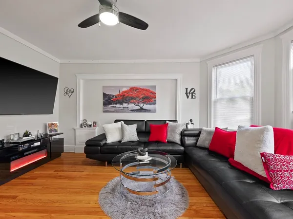 $3,200 | 8-10 Edgemere Road, Unit 1, Lynn, MA 01904