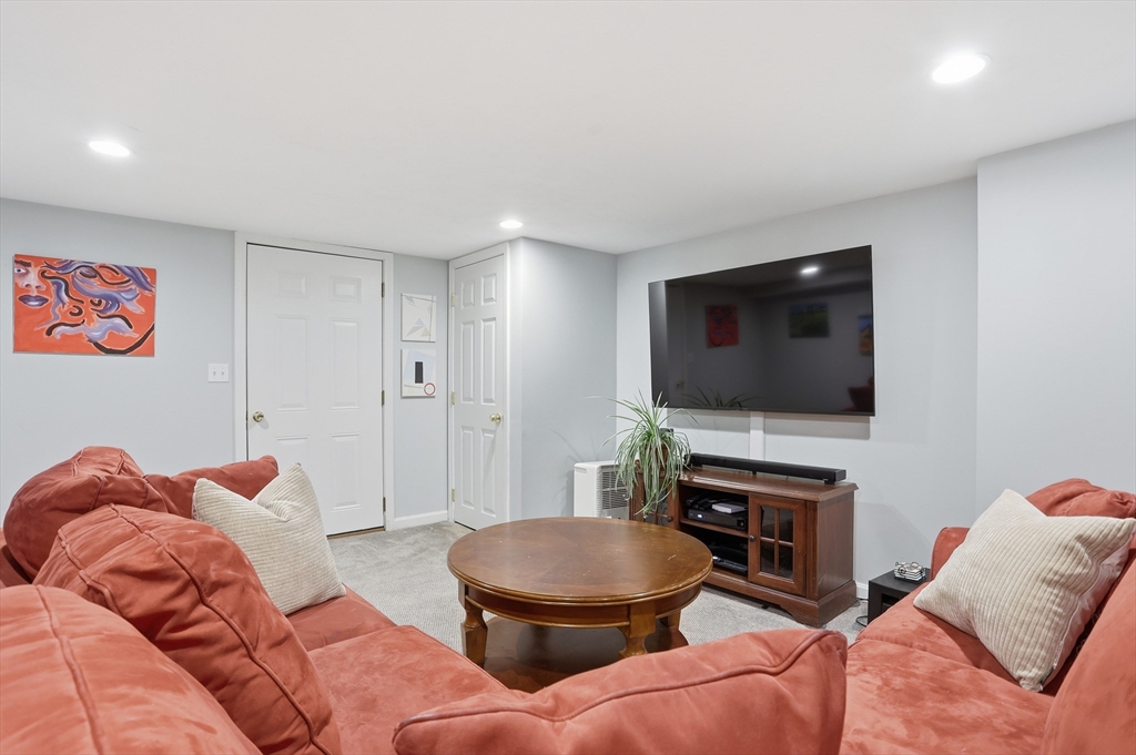 88 Southfield Road Concord, MA 01742 - Photo 32 of 41