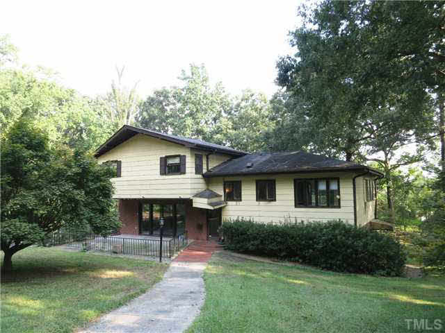 4700 St Thomas Place Raleigh, NC 27612 - Photo 1 of 25 Spacious NW Raleigh split-level on 3 acres in Brookhaven! Great location near Crabtree Mall, Brier Creek shops & restaurants, Umstead Park, RTP & RDU airport! Exterior Front