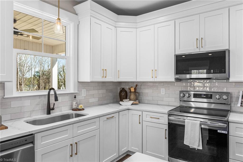 3439 Transou Road Pfafftown, NC 27040 - Photo 13 of 32