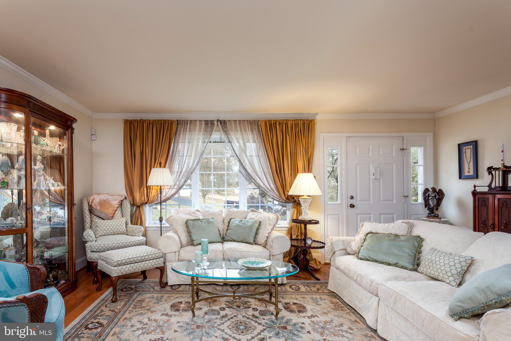 2351 Hillside Drive Eagleville, PA 19403 - Photo 16 of 50 Living Room