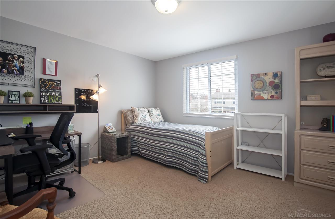 692 Canterbury Road Grosse Pointe Woods, MI 48236 - Photo 41 of 65