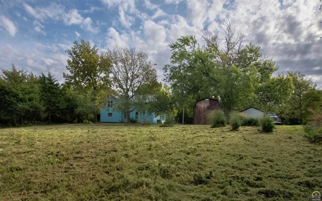 $220,000 | 1665 24th Road, Waverly, KS 66871