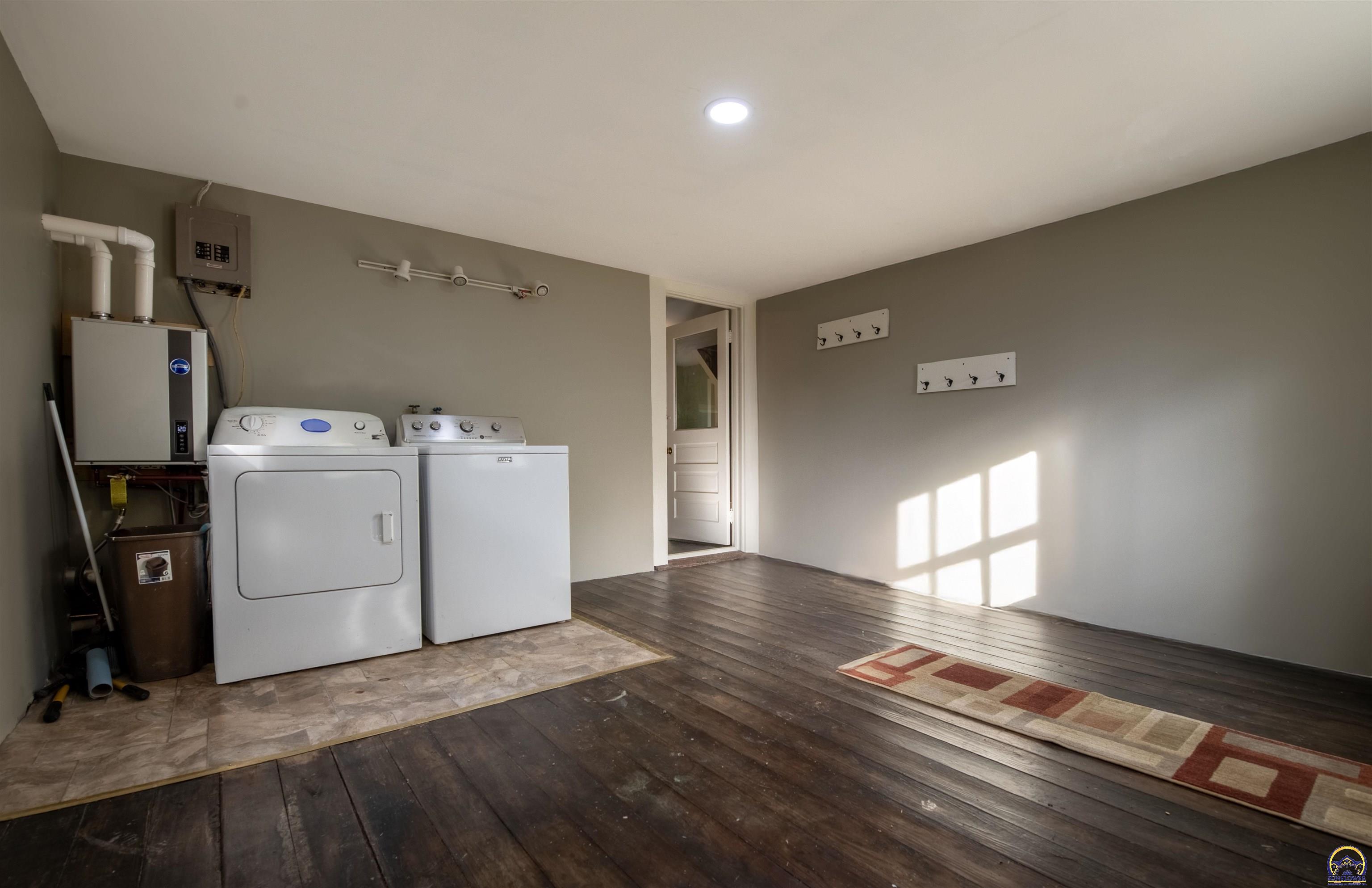 1665 24th Road Waverly, KS 66871 - Photo 10 of 27