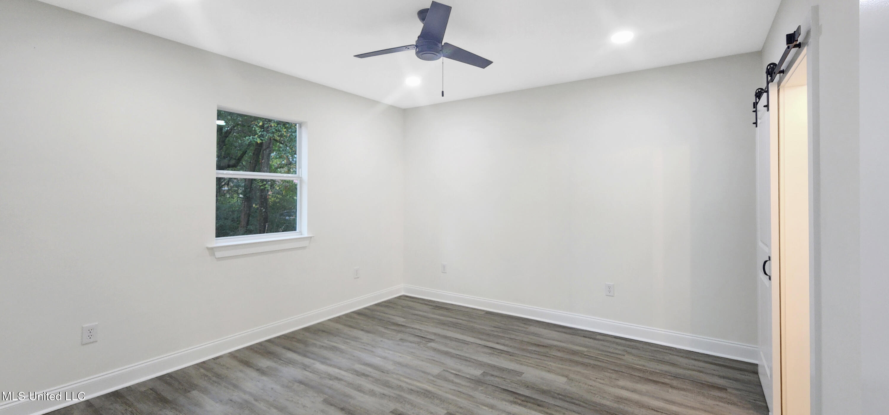 654 Tegarden Road Gulfport, MS 39507 - Photo 9 of 26 Primary Bedroom